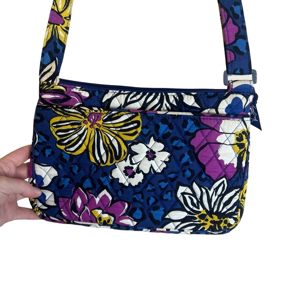 Vera Bradley patterned small crossbody bag - Picture 5 of 5